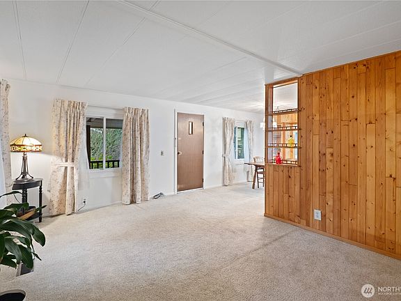 5th image of 2284 Yew Street Road #D3