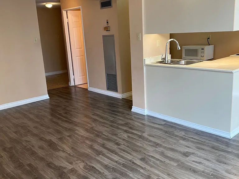 736 Bay St #1410 — Photo 13