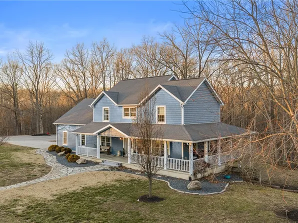 4 Wood Ridge Ln, Marshall, IL 62441