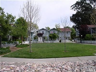 1st image of 872 Twin Oaks Ln