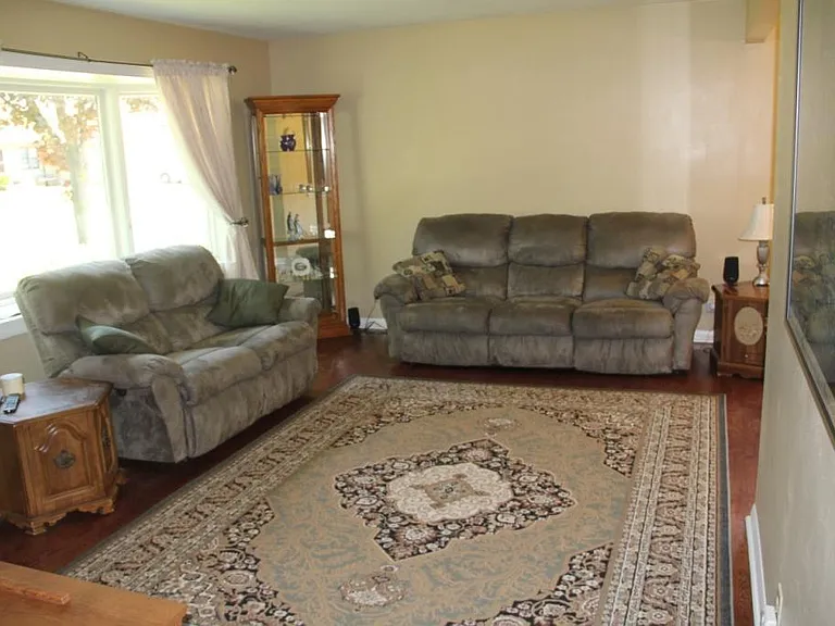 543 N 93rd St — Photo 35