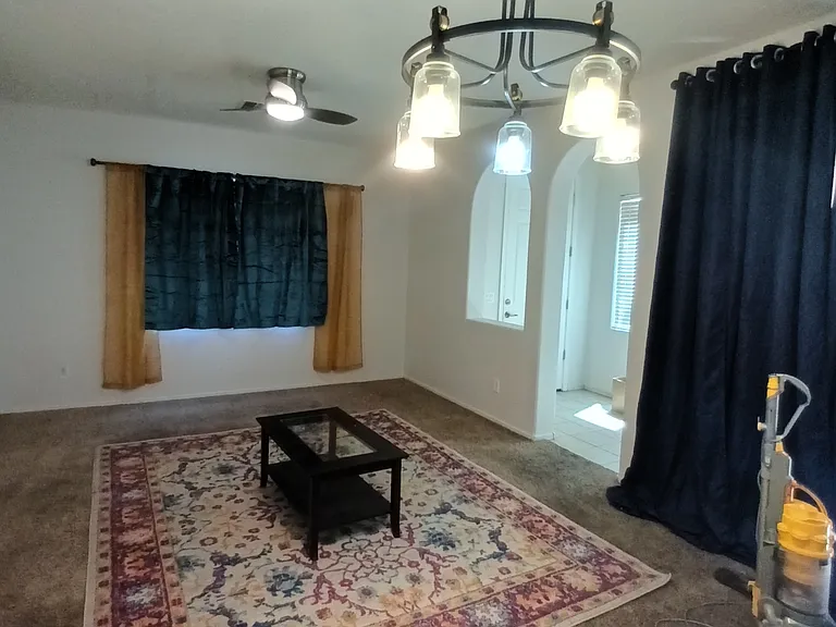 N 77th Gln — Photo 11