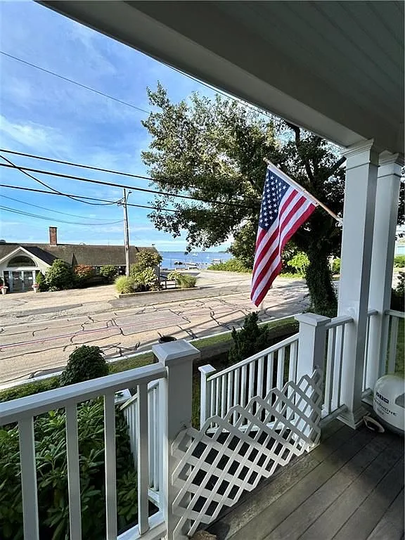 3 bed, 3.0 bath, 1793 sqft, $4,000 — Photo 2