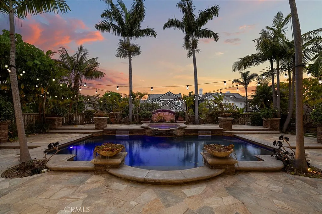 6 bed, 4.5 bath, 5853 sqft, $15,000 — Photo 2