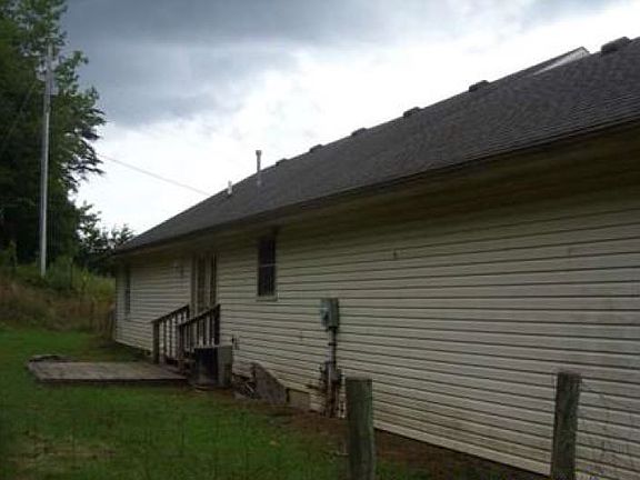 3rd image of 144 Fay St