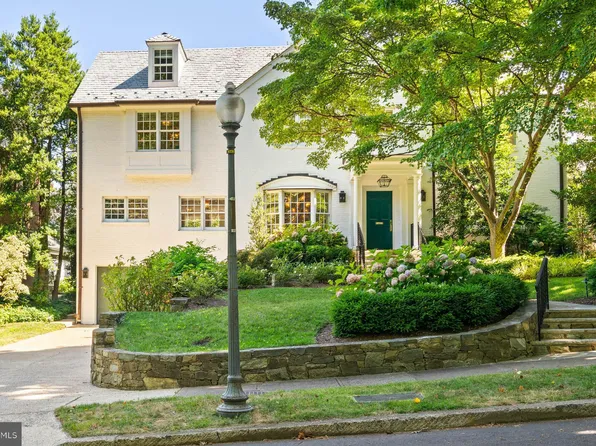 4707 Woodway Ln NW, Washington, DC 20016