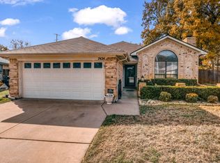 7424 Cross Ridge Cir, Fort Worth, TX 76120