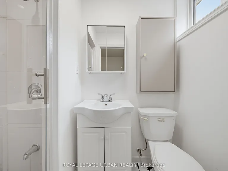 153 Craven Rd #BASEMENT — Photo 19