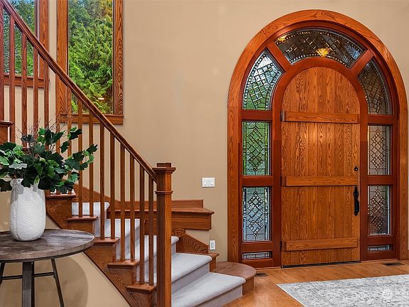 5th image of 422 292nd Avenue NE
