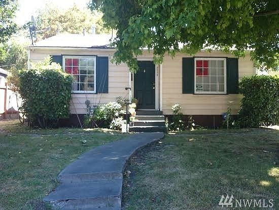 2nd image of 5026 Fauntleroy Way SW