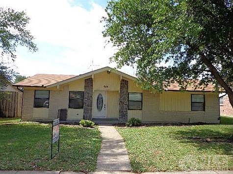 1st image of 909 Arrowhead Dr