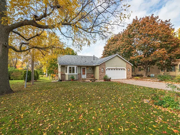 939 Chippewa Ave, Mendota Heights, MN 55118