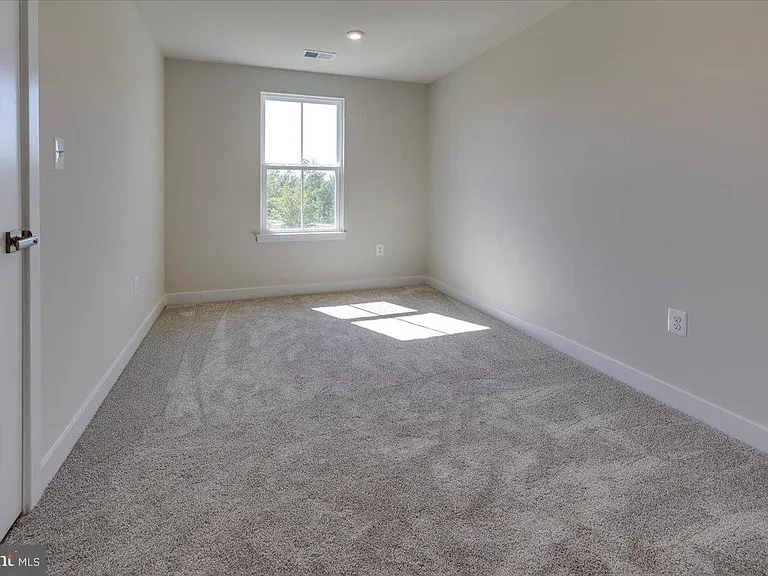 9390 Tanfield Dr — Photo 7