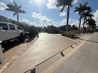 209 NW Hazard Way, Port Saint Lucie, FL 34986