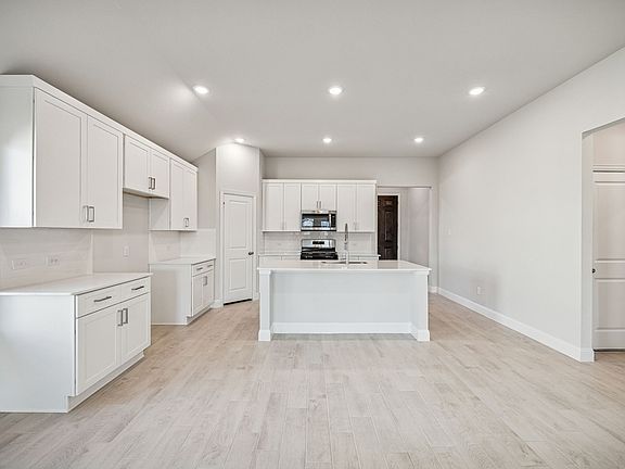 3rd image of 536 Chianti Dr