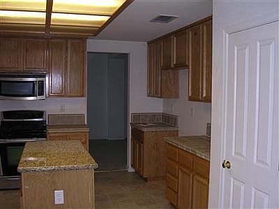 3rd image of 1106 Twinberry St