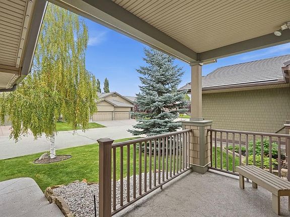 3rd image of 272 N Bridle Estates Rd SW