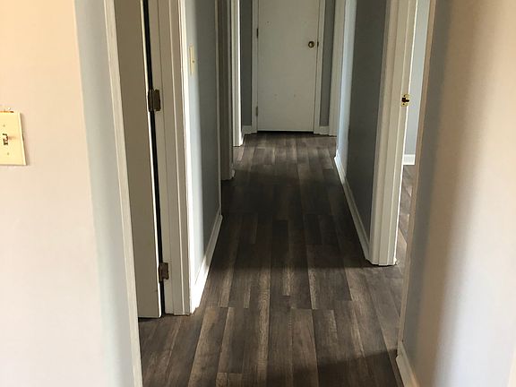 3rd image of 667 Joyce Ave
