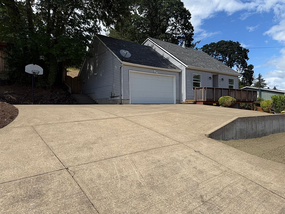 1st image of 725 NW Quarry Rd