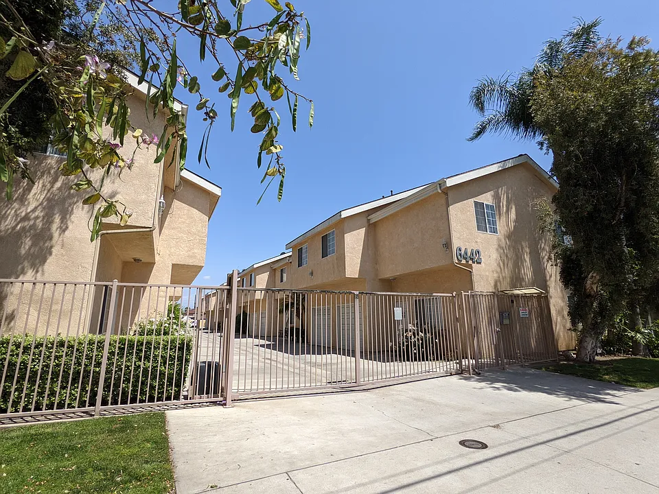 6442 Vineland Ave #7