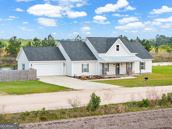 2nd image of 404 Zoarbella Dr