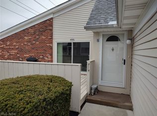 5504 Wildwood Ct UNIT 80-D, Willoughby, OH 44094