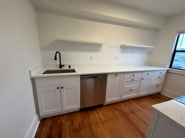 Canal Apartments, 1223 W Nickerson St APT 2, Seattle, WA 98119