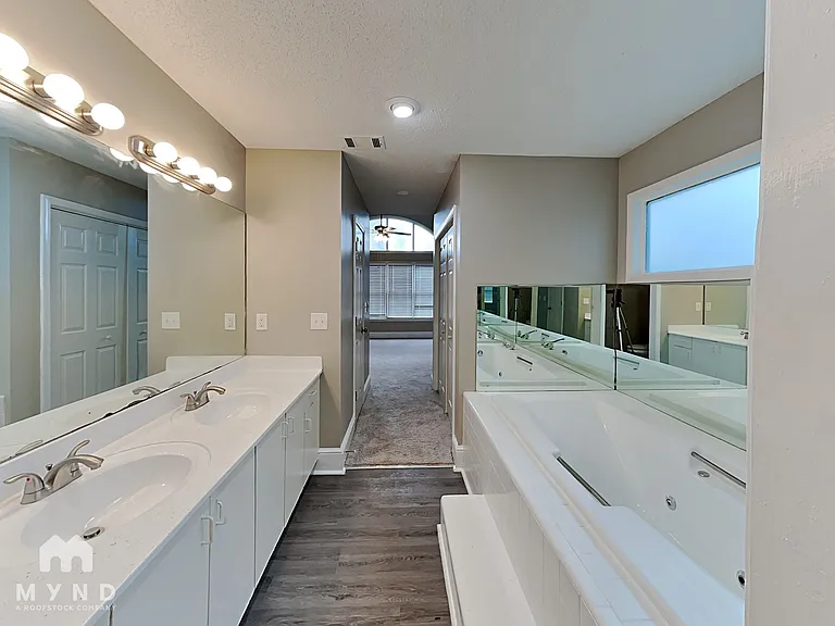 4015 Golfview Dr — Photo 8