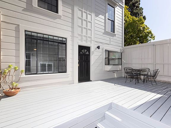 2nd image of 1825 Lombard St