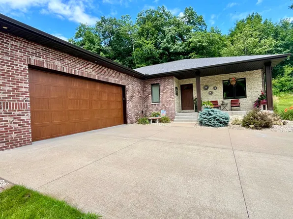 2760 Oakhurst Dr, Lake City, MN 55041