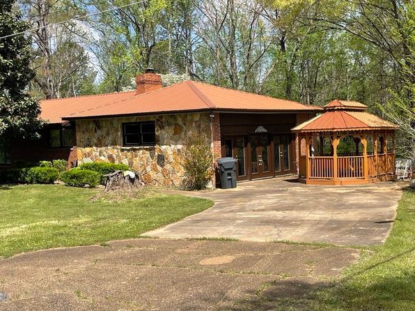 695 8th St N, Guin, AL 35563