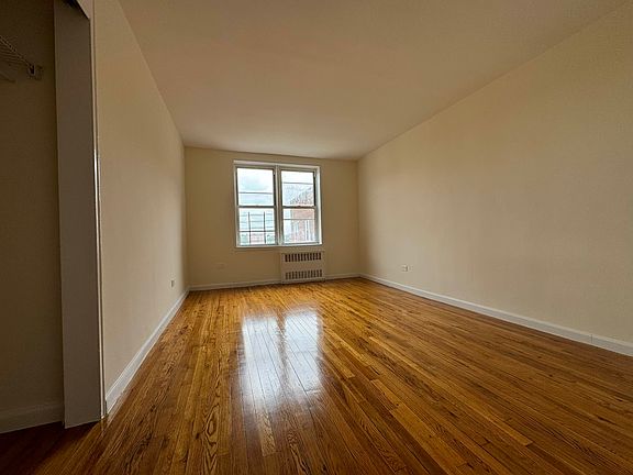 5th image of 3324 Parsons Blvd APT 6K