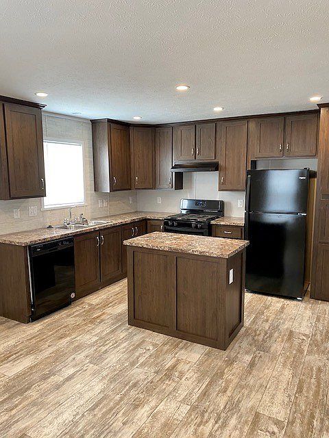 1st image of 516 Courtland Ln #608