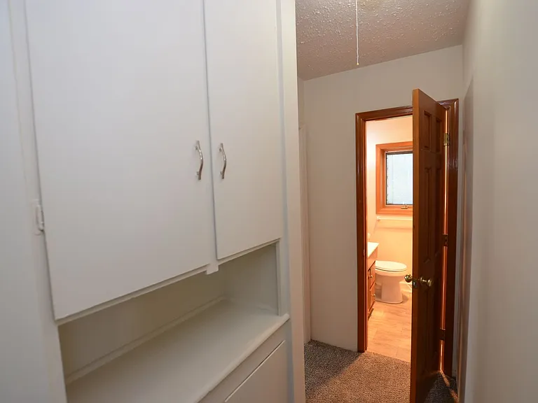1350 Elder Ln — Photo 4
