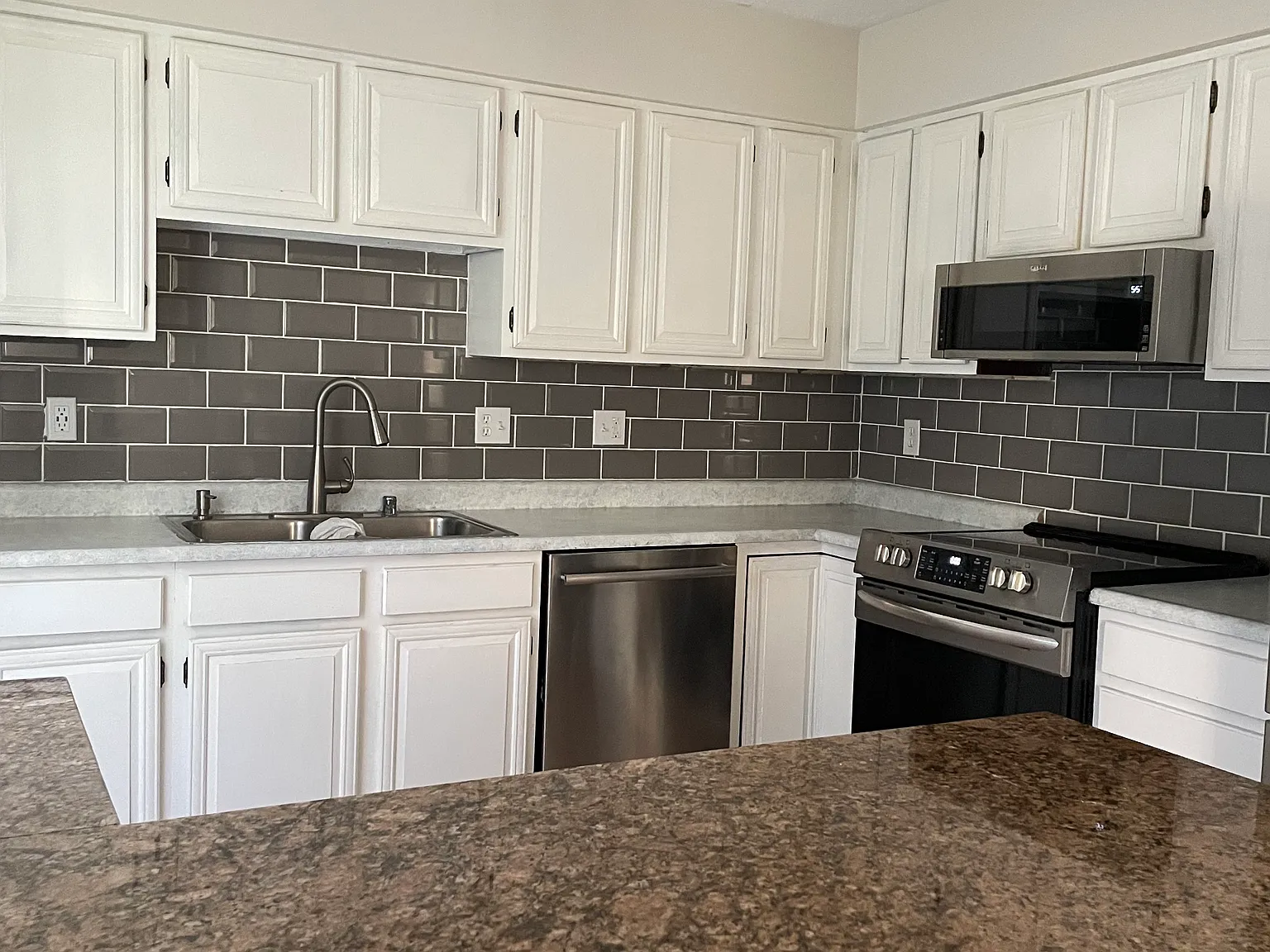 3 bed, 1551 sqft, $2,495 — Photo 3