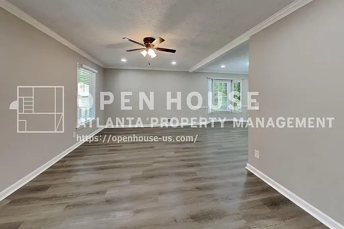 798 Brownlee Ln — Photo 4