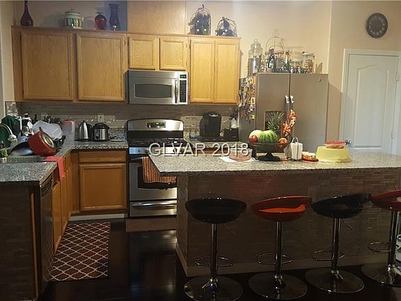 3rd image of 776 Trumpington Ct