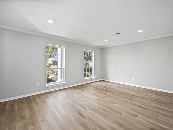 5th image of 3027 Apple Valley Ln Lane