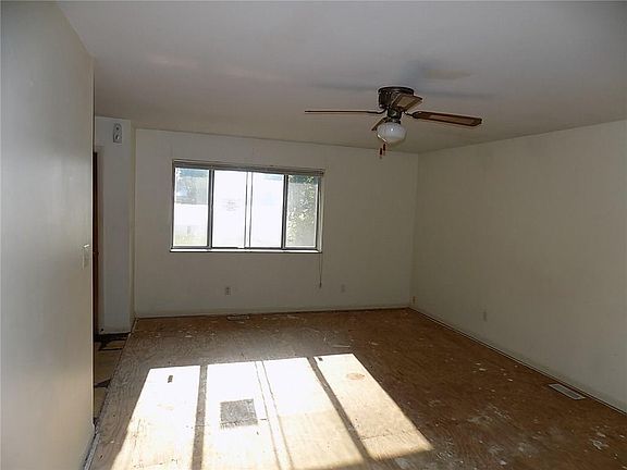 5th image of 2942 N Alton Ave