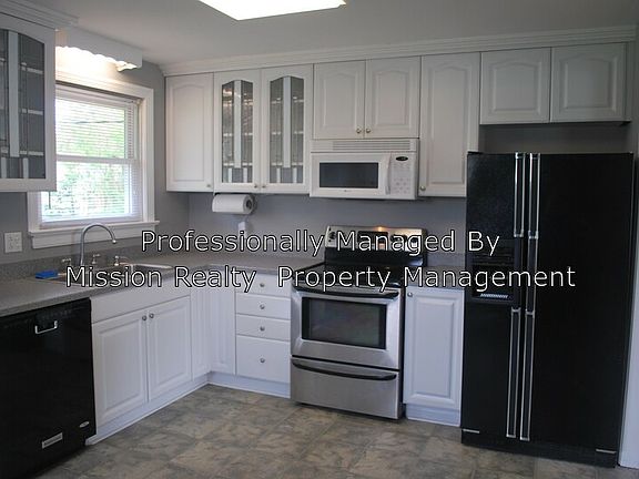 3rd image of 6705 Hazelwood St