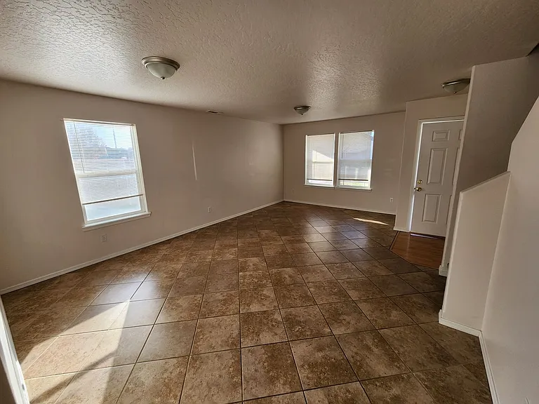 17594 N Parkdale Ave — Photo 9