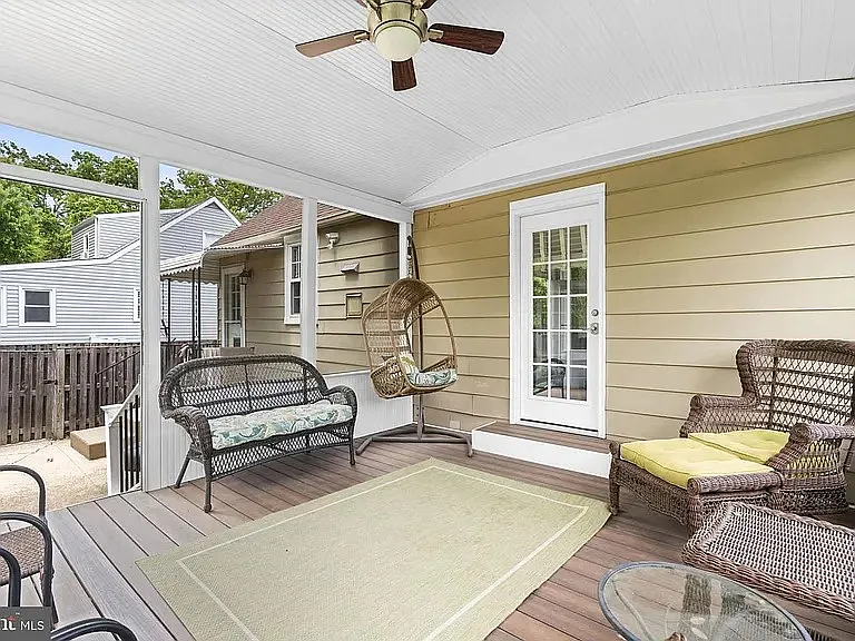 404 Forest Ln — Photo 16