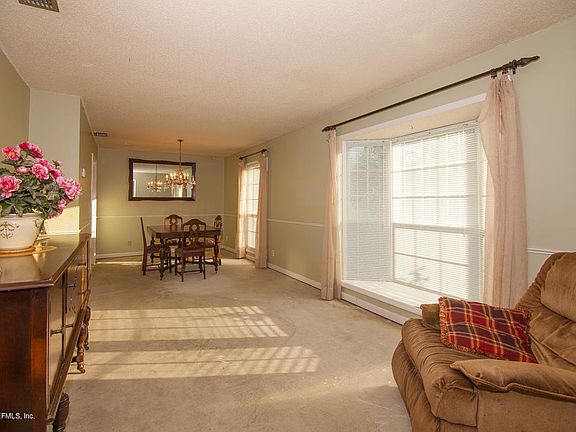 5th image of 906 Fruitwood Dr