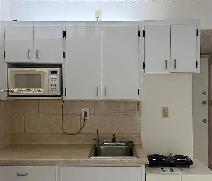 6484 Indian Creek Dr #107 — Photo 5