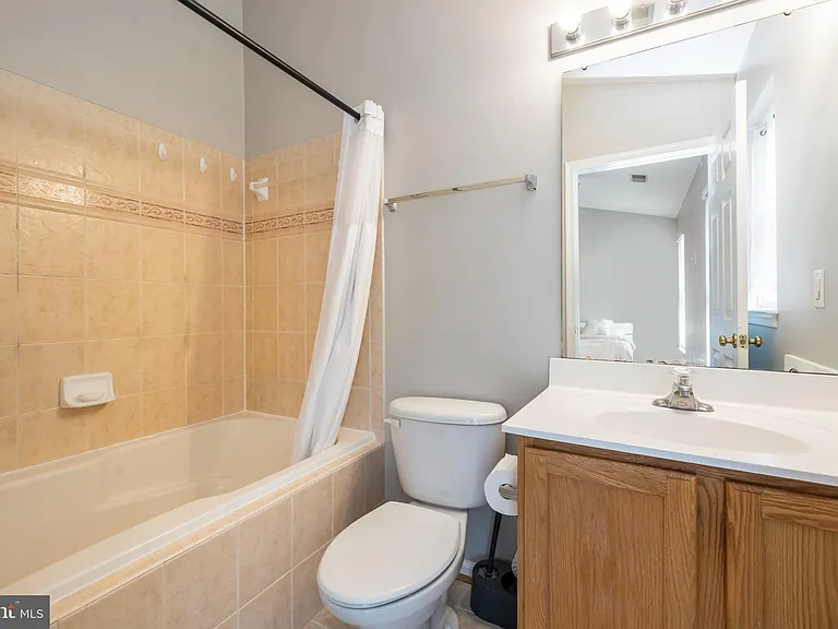 4004 Meadow Trail Ln — Photo 15