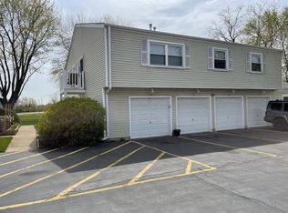 195 Thomas Ct Unit D, Bartlett, IL 60103