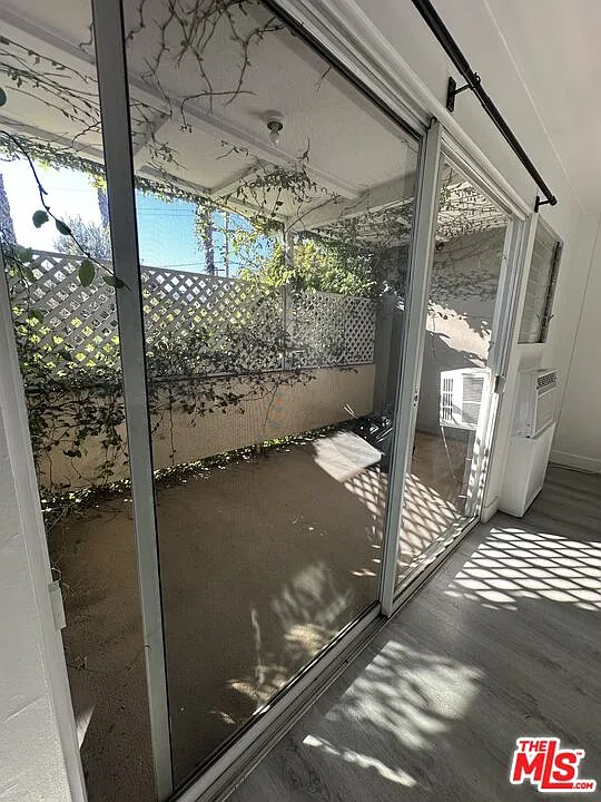 1 bed, 700 sqft, $2,500 — Photo 4