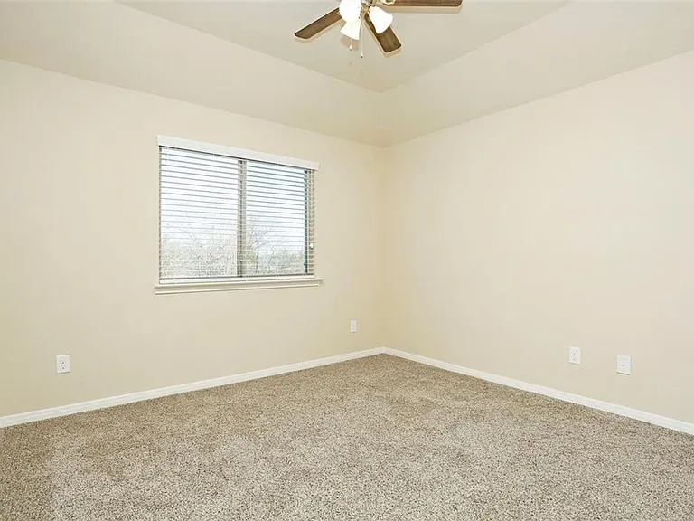 9702 Massanutten Ln — Photo 6