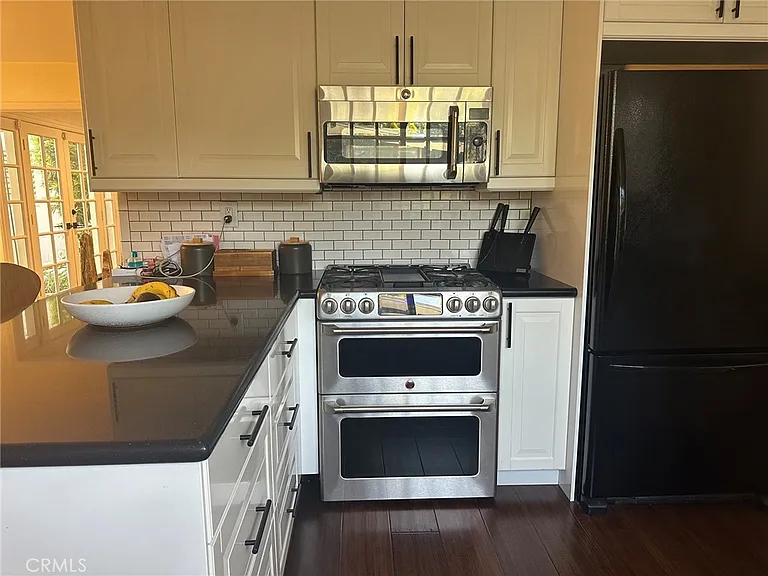 6757 Daryn Dr — Photo 12