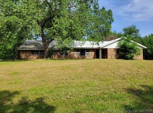 6 N Day Ave, Coalgate, OK 74538